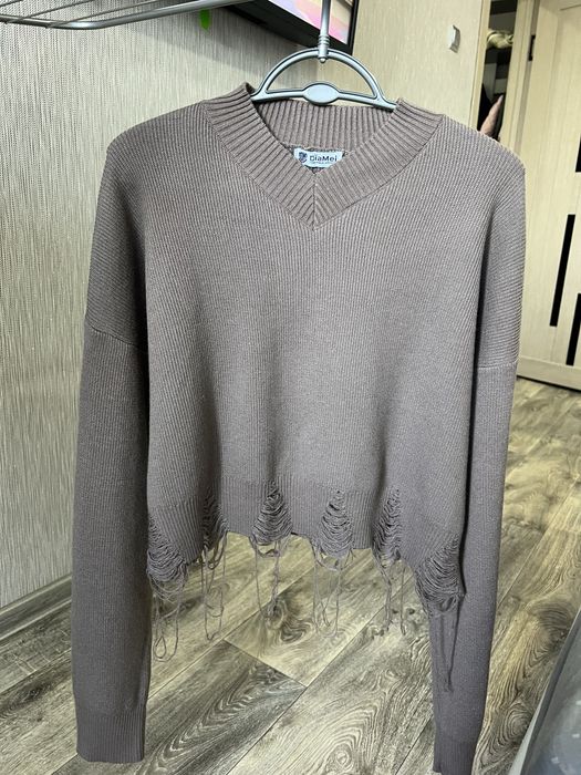 Продаю теплую кофту рванку