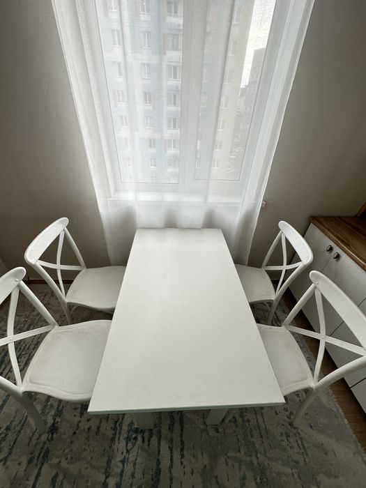 Стол стулья кухонный стол