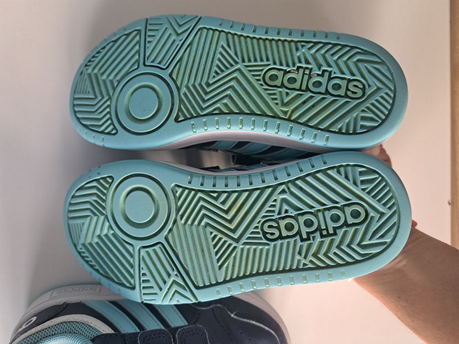 Маратонки Adidas 28 и 29 номер