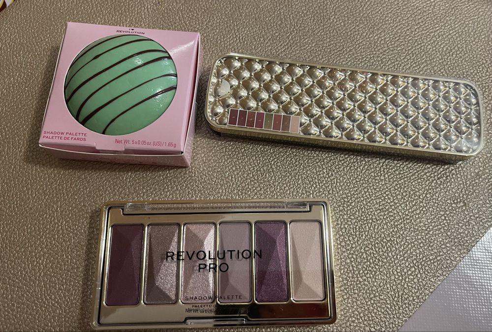 Vand mai multe dedali in privat