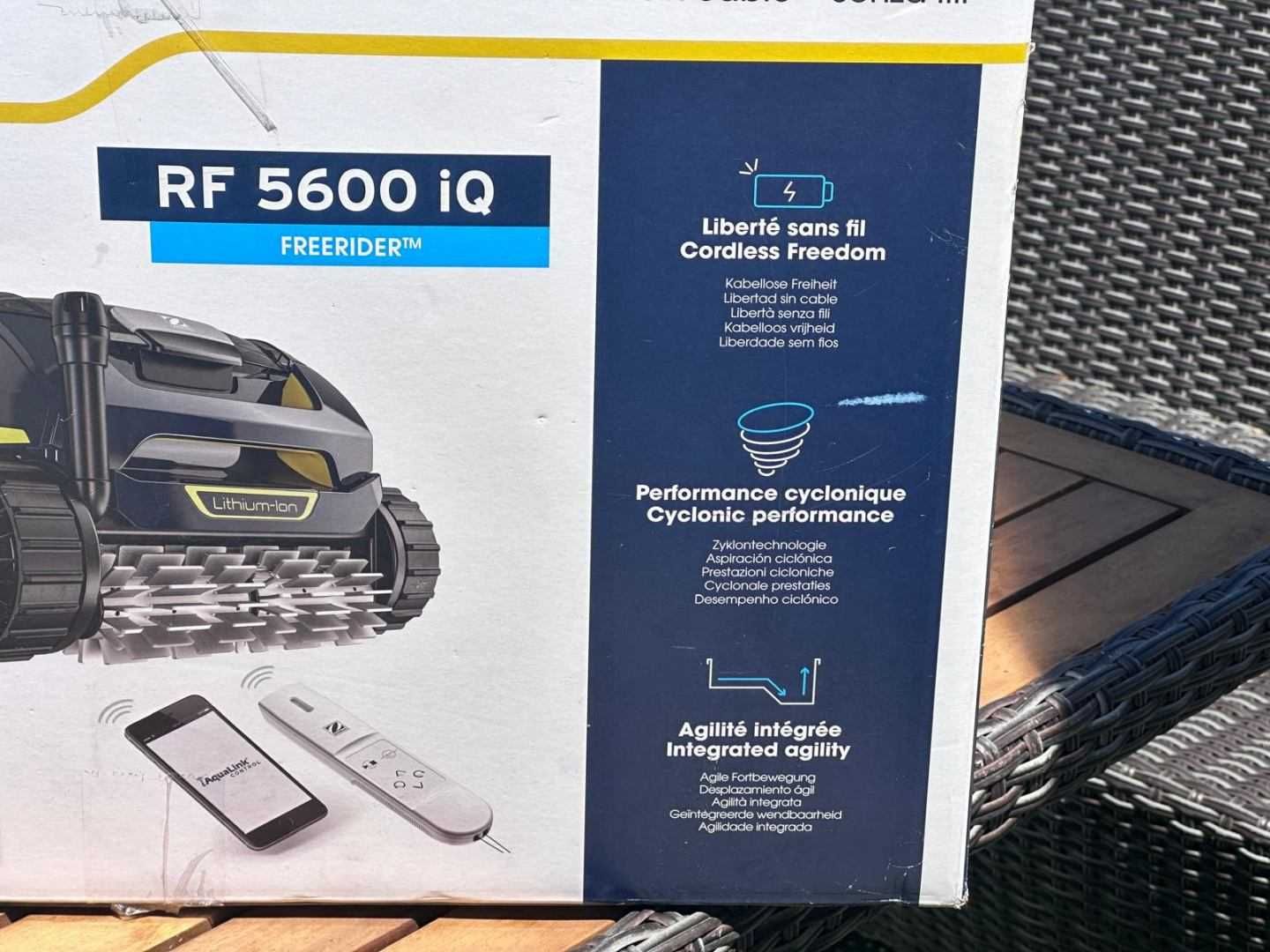 робот за почистване на басейни  ZODIAC RF 5600 iQ - НОВ МОДЕЛ