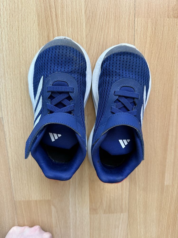 Adidas маратонки 25 номер