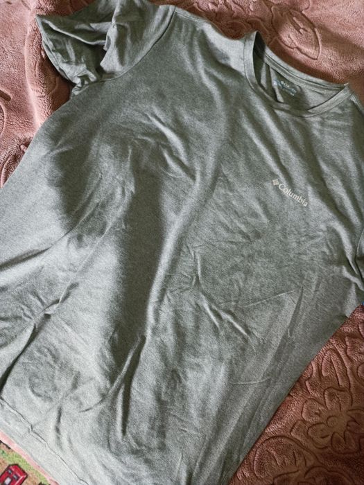 Tricou marca Columbia L