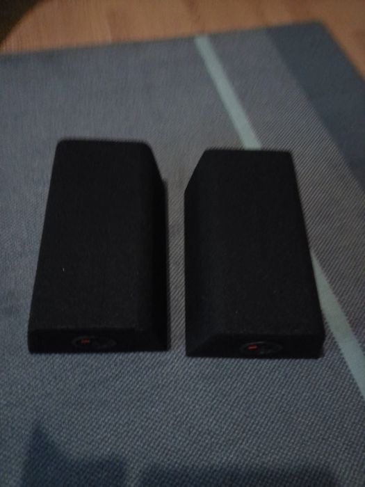 Продавам елипсовидни говорители плюс две кутии