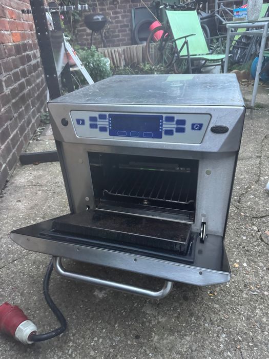 Професионална бърза конвекционна фурна / High-Speed Oven