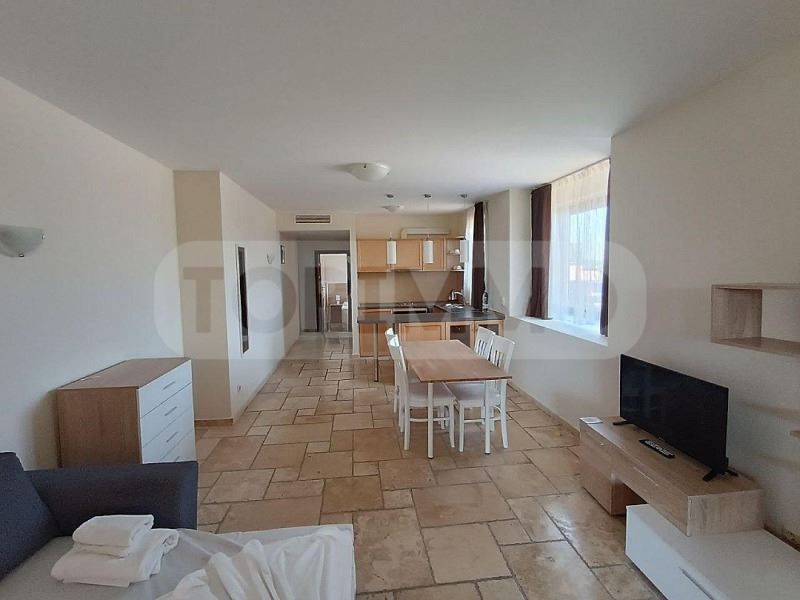 Продава се Двустаен апартамент в с. Топола, Област Добрич - 80 кв.м за 863 €/кв.м - Снимка #1