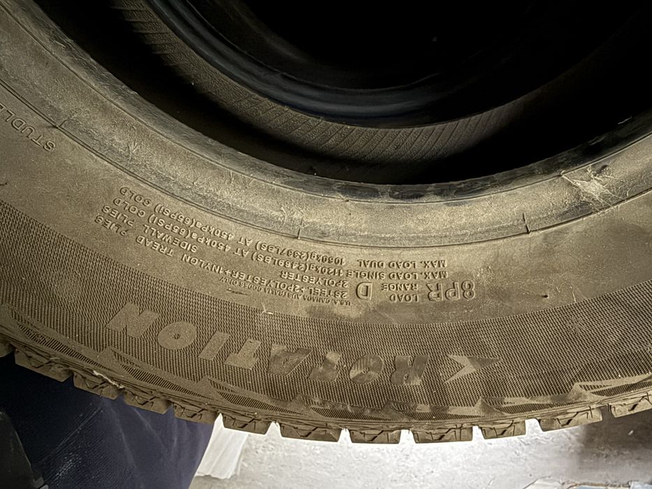 Зимняя шина в отличном состоянии – размер 225/70R15C