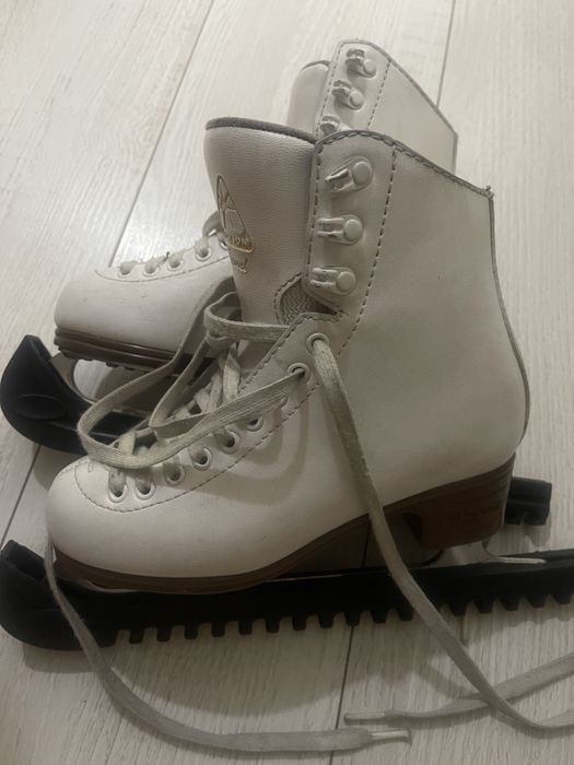 Продам коньки Jackson