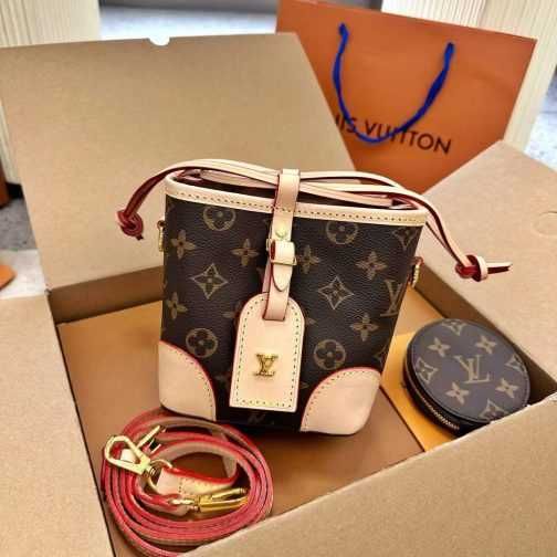 Geantă elegantă pentru femei  Louis Vuitton 0528