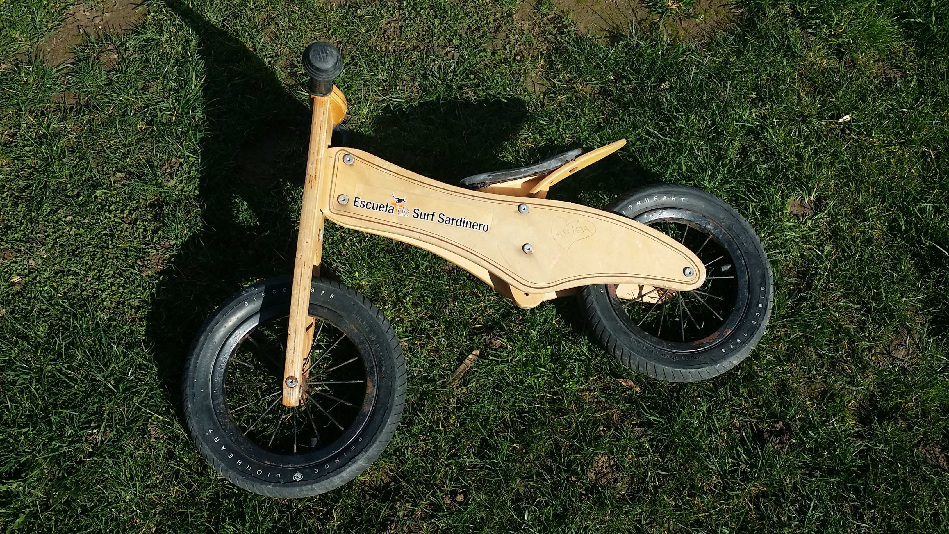 Bicicleta din lemn făra pedale