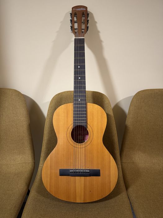 Китара КРЕМОНА 1989 година