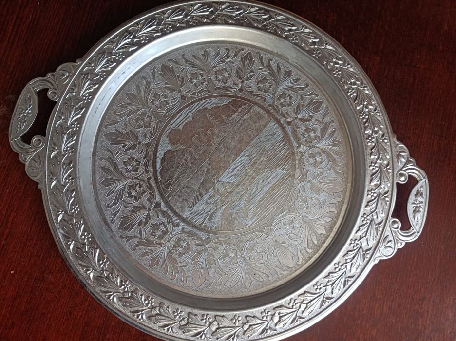 Продам поднос периода СССР