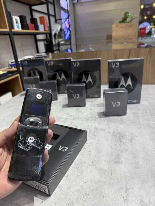 Motorola RAZR v3 LEGENDA