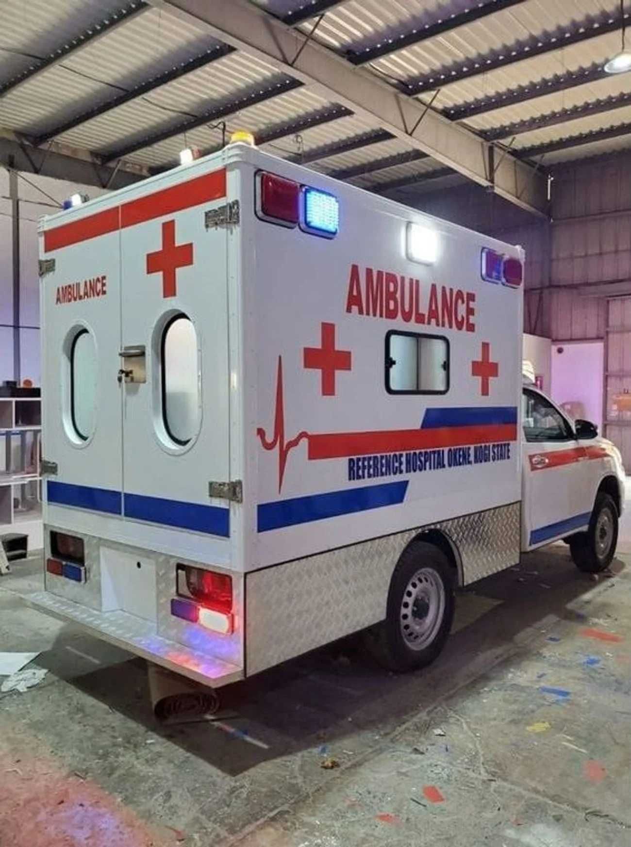 TOYOTA HILUX 4X4 Ambulance/ Машина скорой помощи/ цена с растаможкой