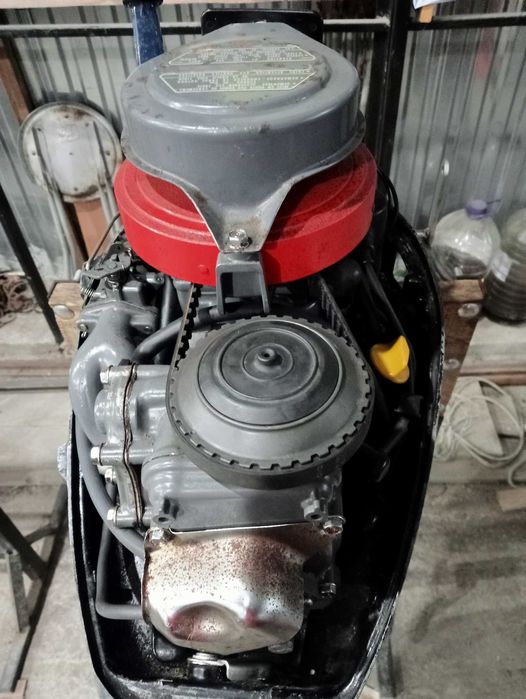 Motor 8 cai 4 timpi