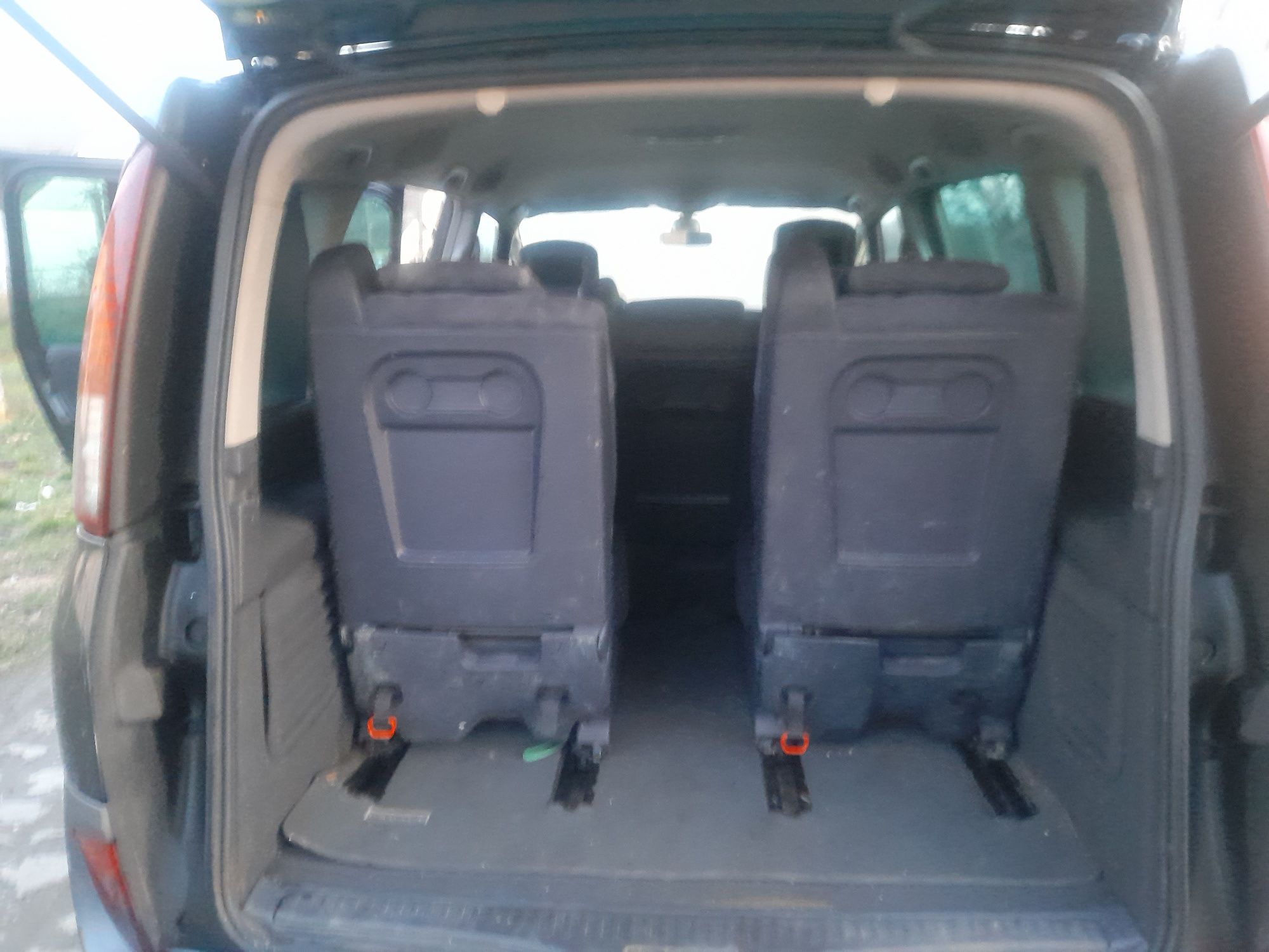 Dezmembrez Renault Espace 4 2,0 an 2009 .