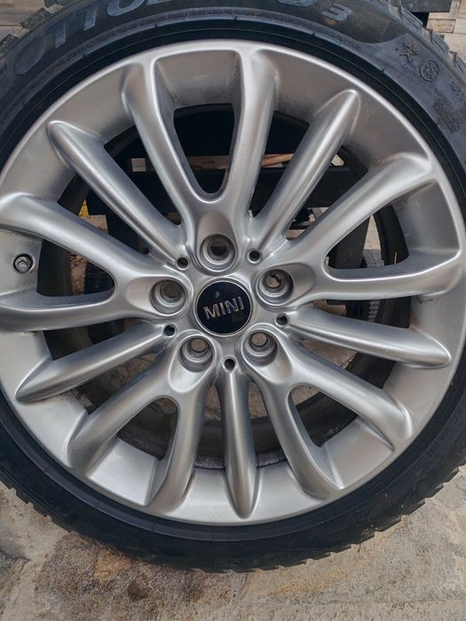 Jante originale MINI Cooper  cauciucuri de iarnă Pirelli 225 45 R1