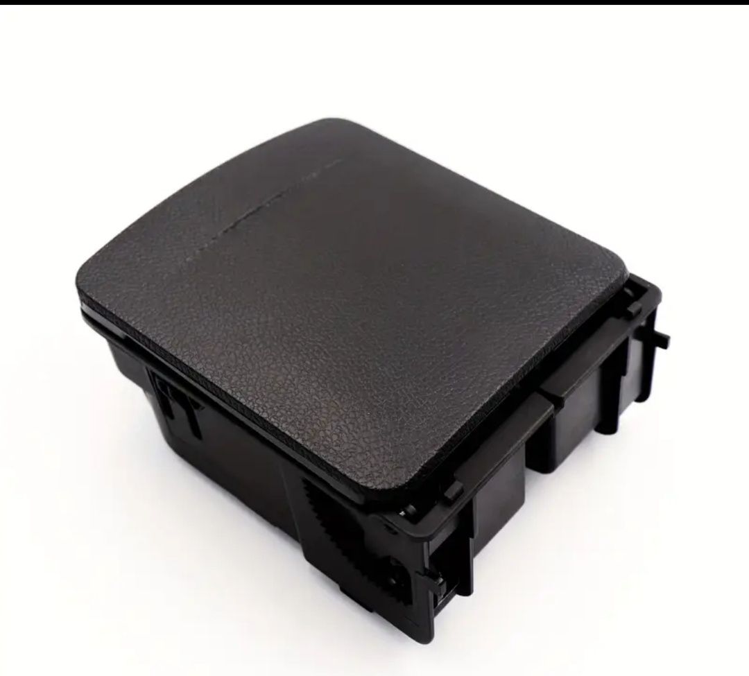 Поставка за Чаши VW Golf 5/6, Eos, Jetta