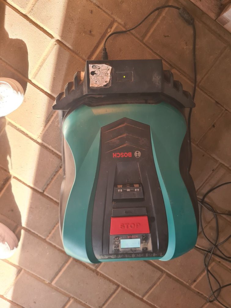 Robot de tuns iarba Bosch idengo S 400