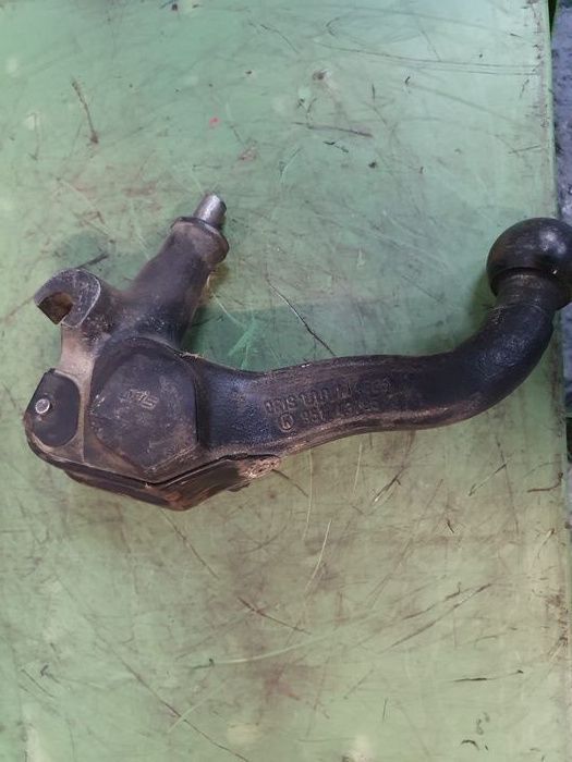 Cui carlig remorcare  BMW 3 V E90 2004 - 2012 2.0 320 d N47 D20 A, N47 D20 C  113911801