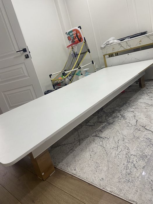 Жер стол. Стол низкий в хорошем состоянии