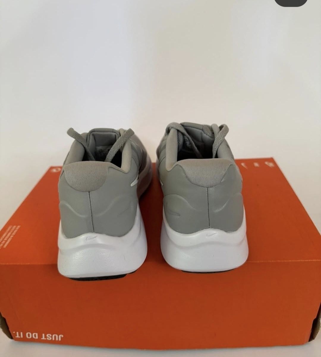 Маратонки Nike нови