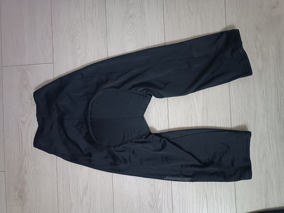 Vând costum ciclism