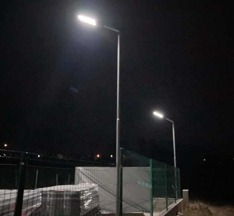 LED Соларна Лампа 900W Kobra-F със стойка