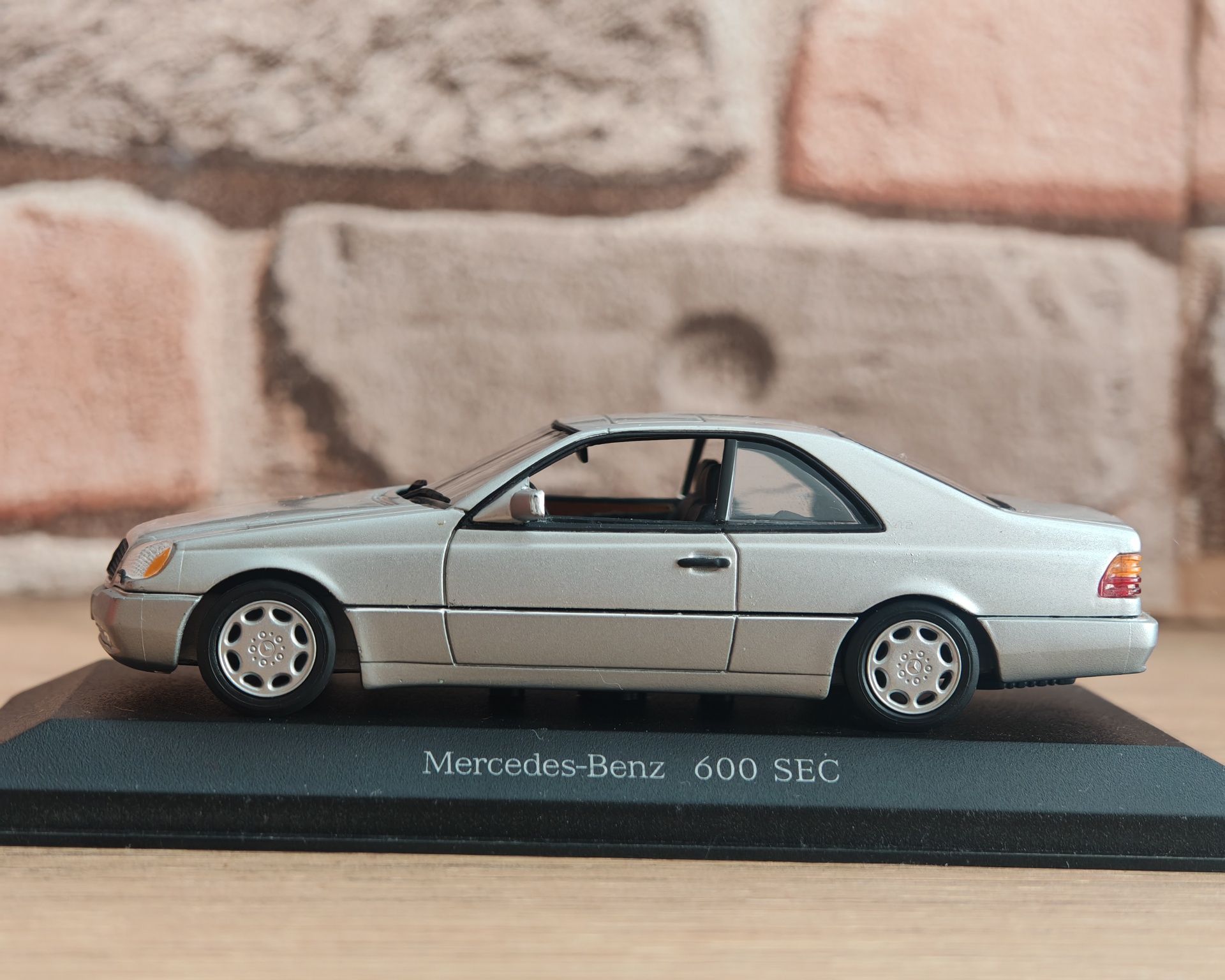 Колекционерски модел Mercedes-Benz 600 SEC 1:43 в кутия