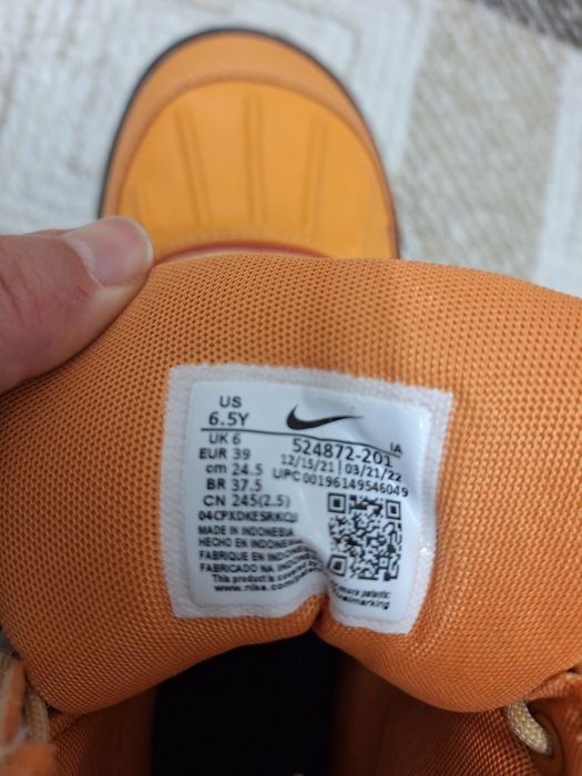 Маратонки Nike 39 номер