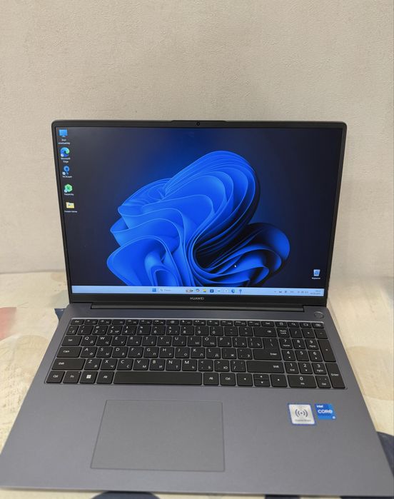 Продам ноутбук HUAWEI matebook D16