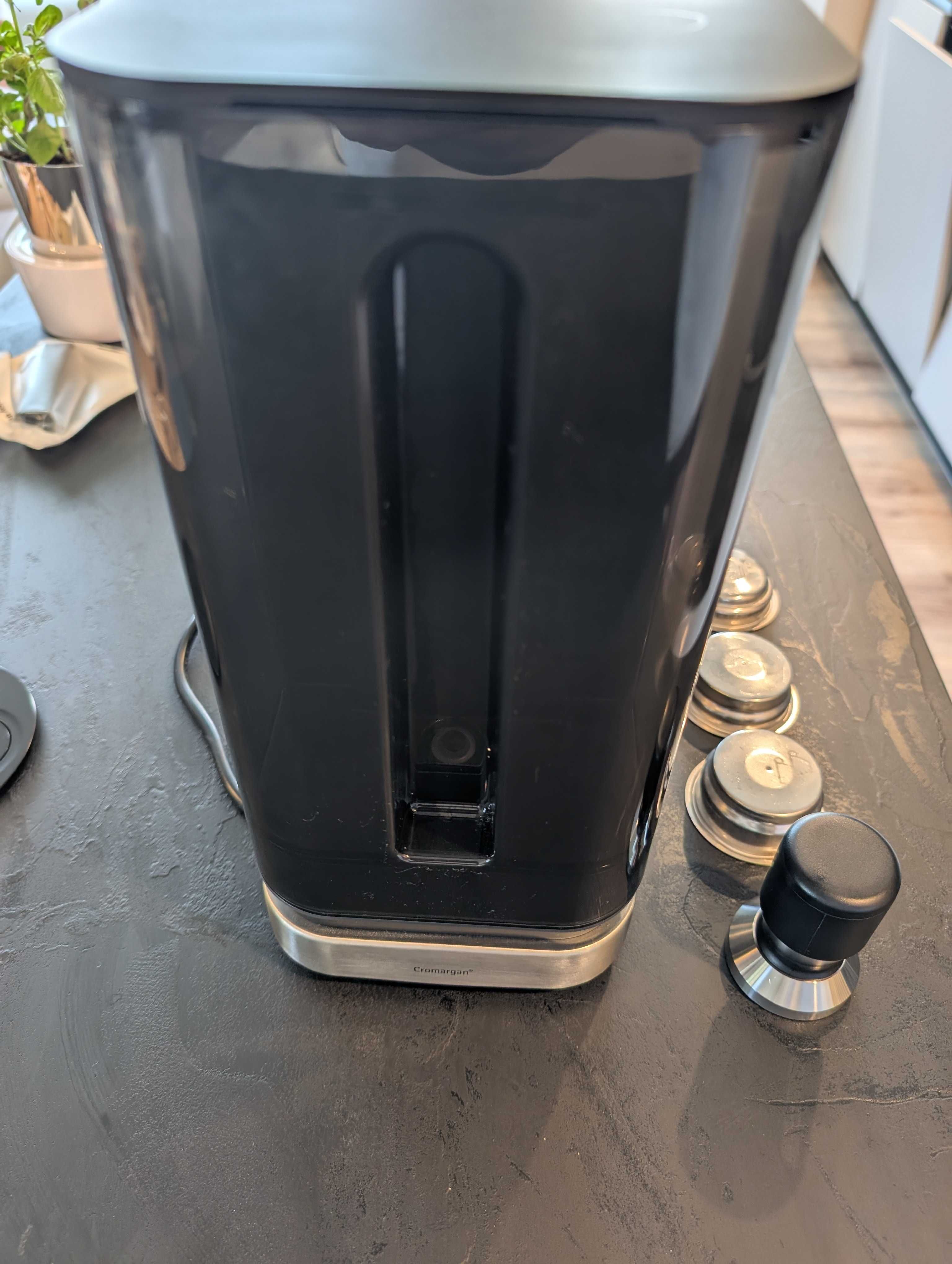 Кафемашина WMF Lumero Espresso 15 бара налягане + подарък кафемелачка