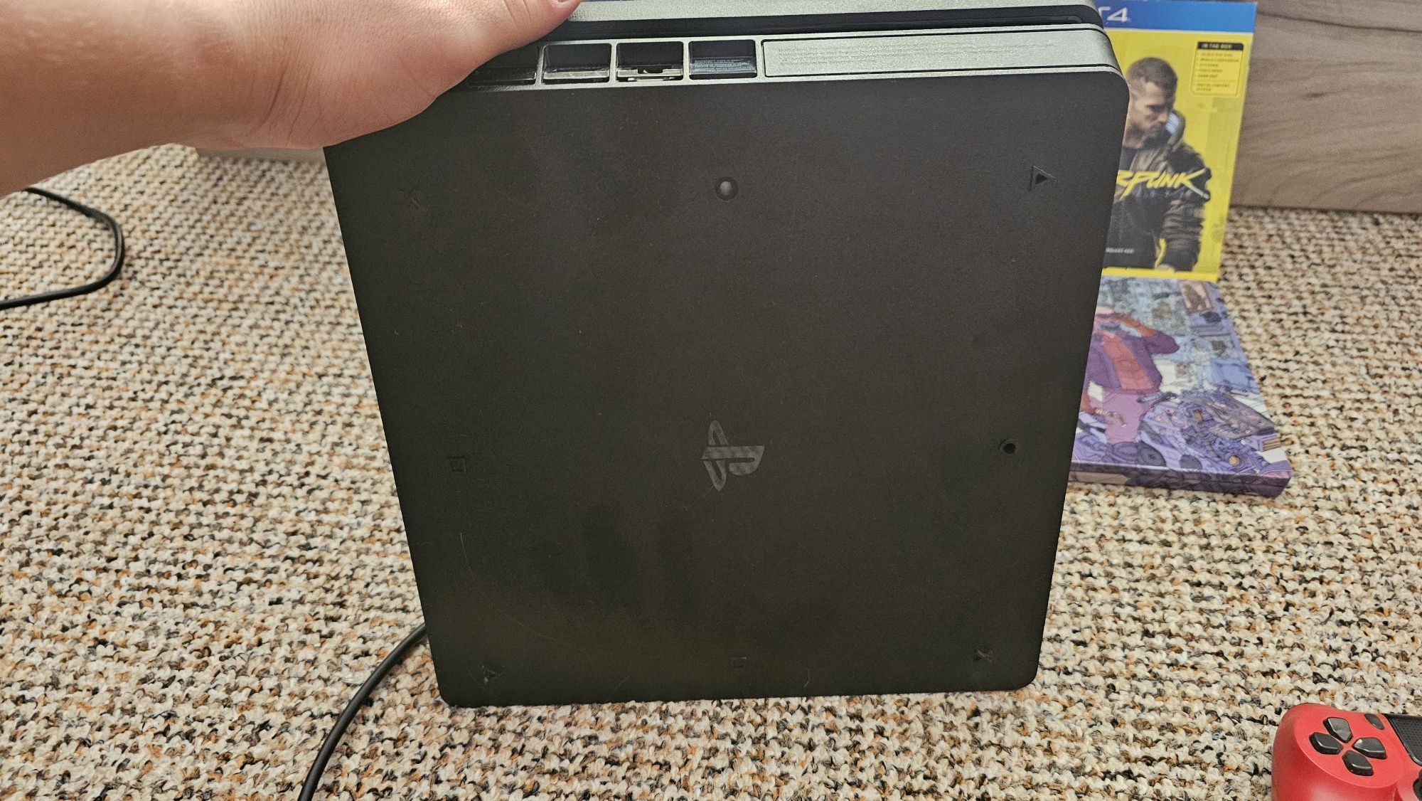 Спешно! Playstation 4 Slim 500gb + 1TB Hard drive+ 6 игри + 2 джойстик