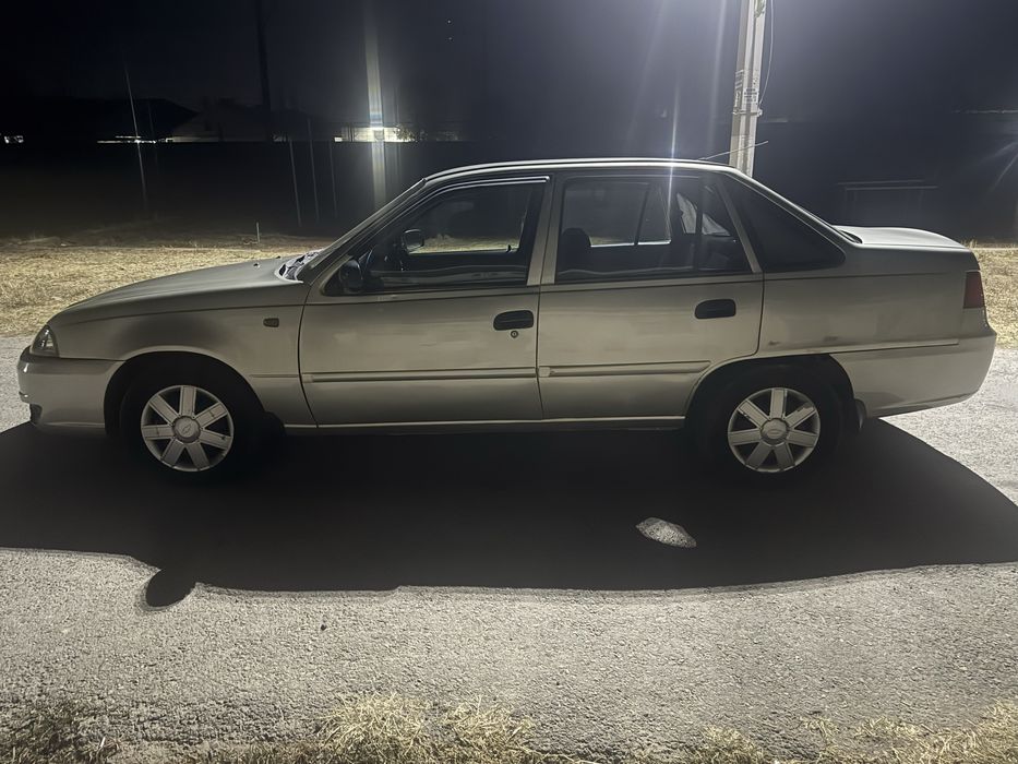 Nexia 2 donc 1.6 2009 год.