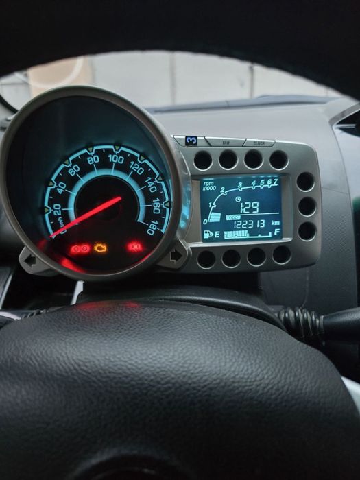 Спарк 2012 йил пробек : 123 000 нархи : 5400