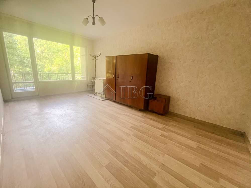 Продава се Двустаен апартамент в Русе, Център - 65 кв.м за 508 €/кв.м - Снимка #7