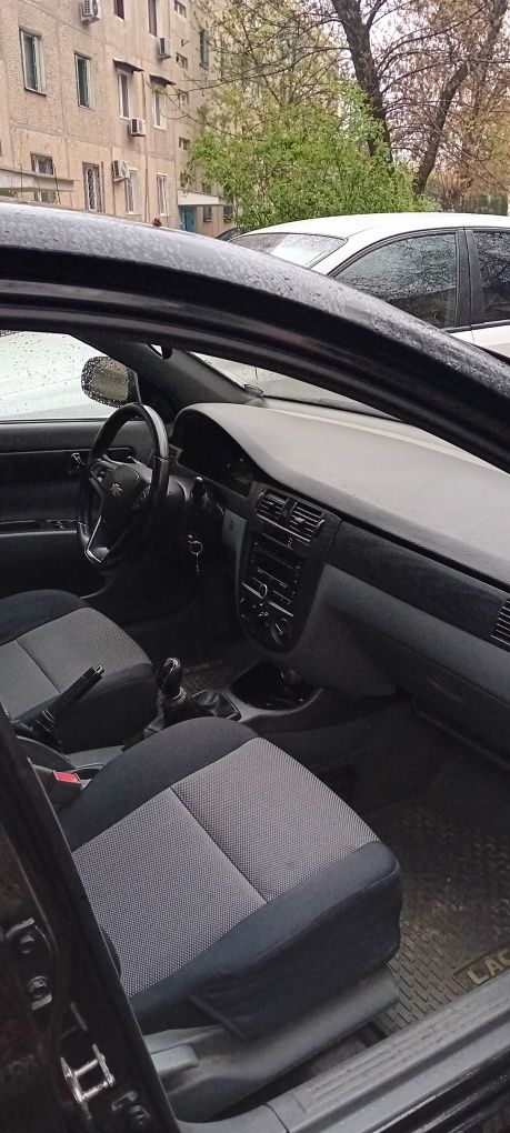 Chevrolet Lacetti 1,8. 2-позиция.