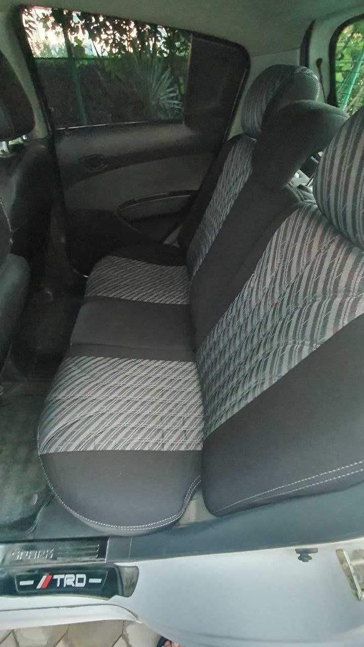 Автомобиль Chevrolet Spark