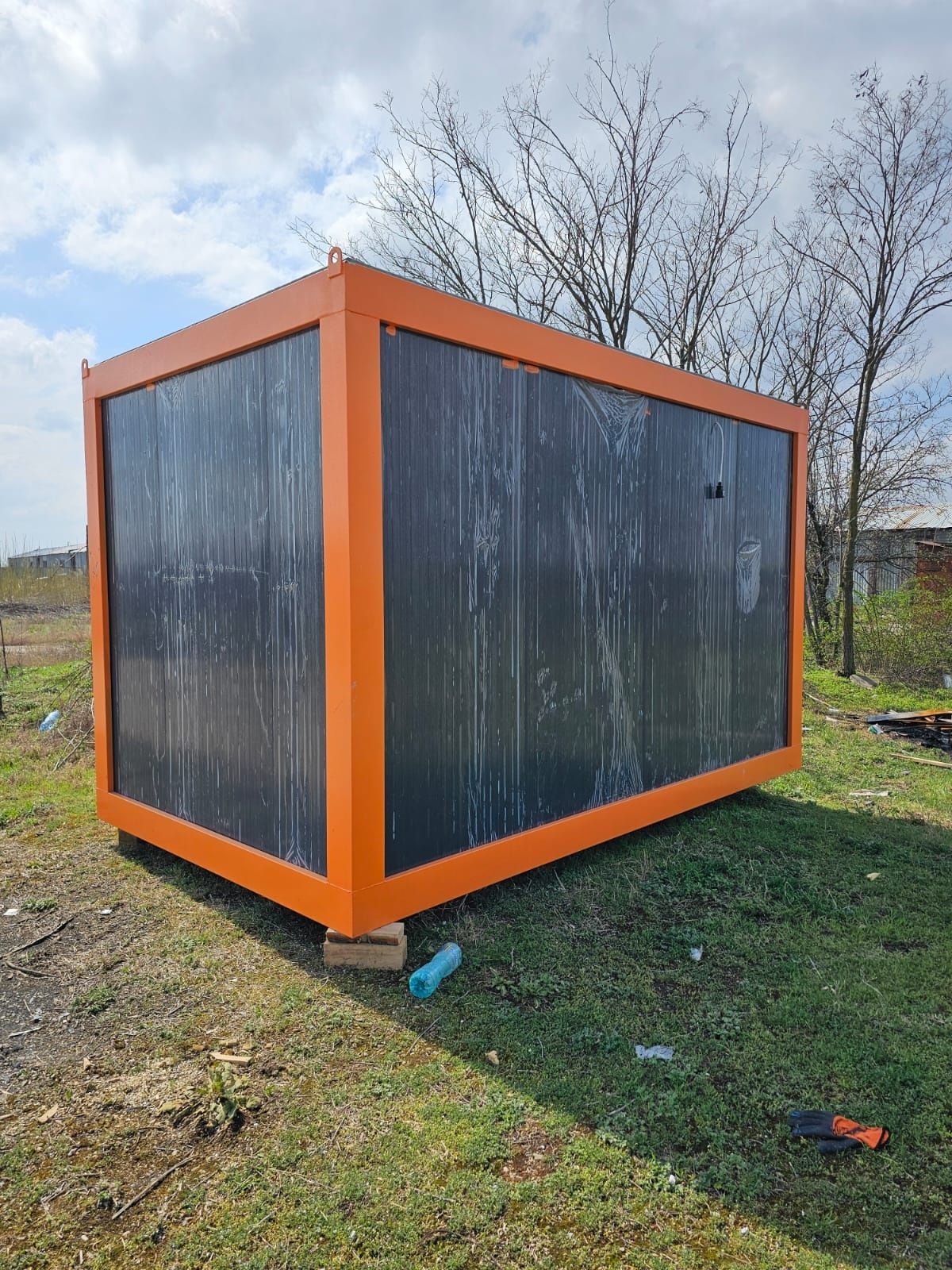 Vând containere modulare birou cafenea vitrina grup sanitar