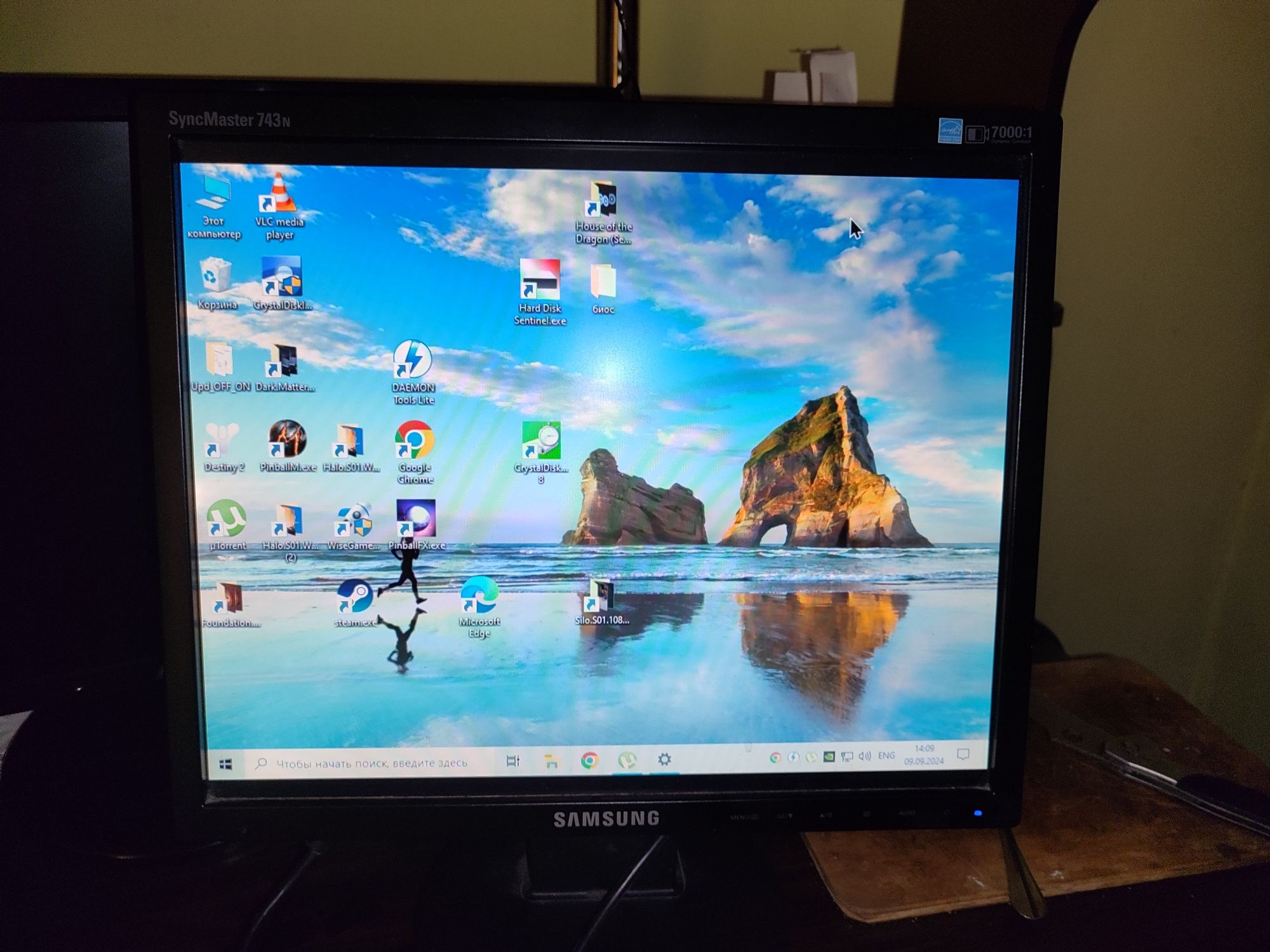 Монитор Samsung SyncMaster 743N в хорошем состоянии, дешево