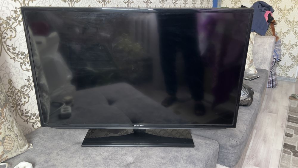 Срочно продается ТВ Самсунг в хорошем состояний все работает