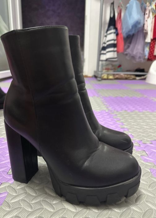 Ghete platforma cu toc