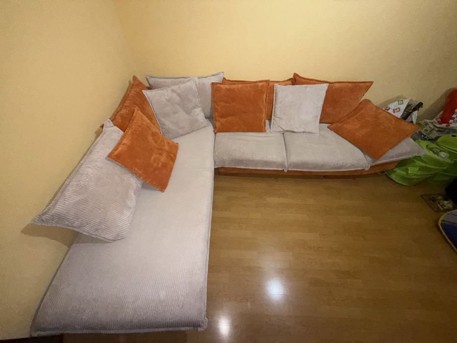 Ъглов диван+ маса