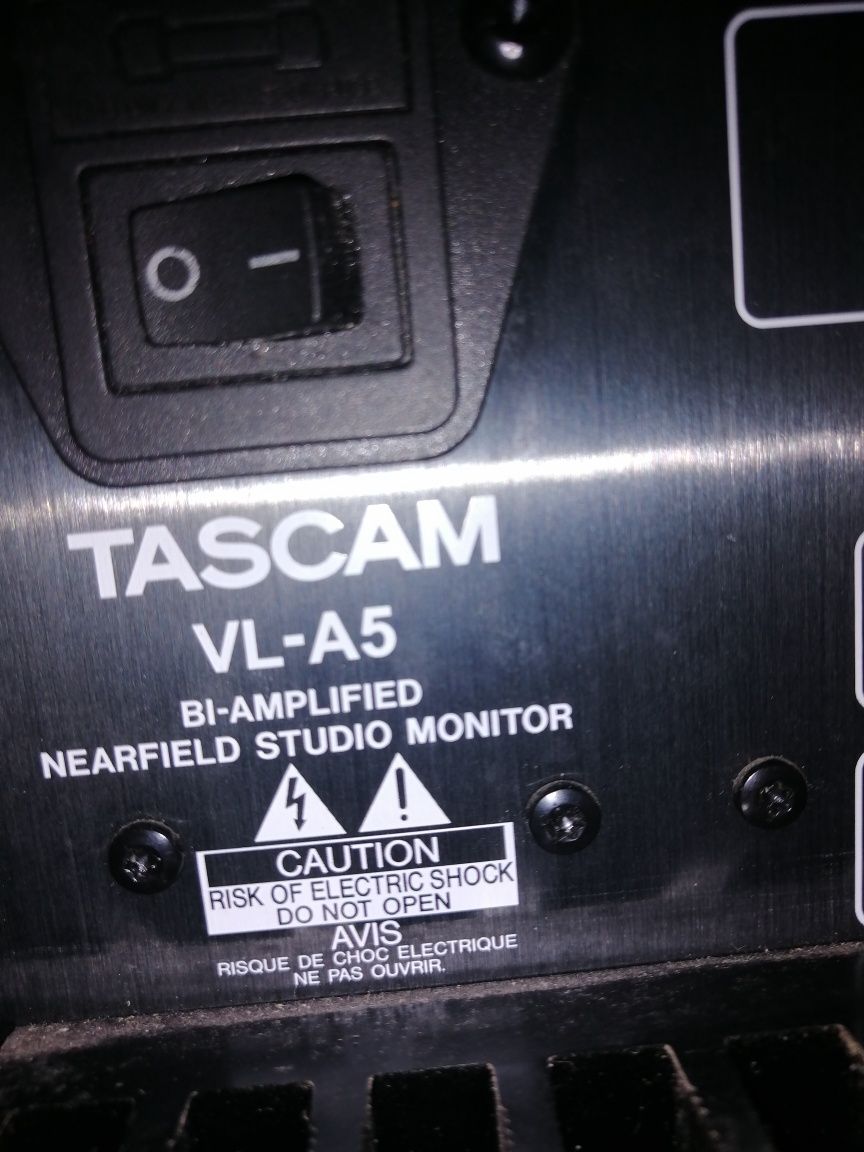 Активни монитори Tascam vl-a5