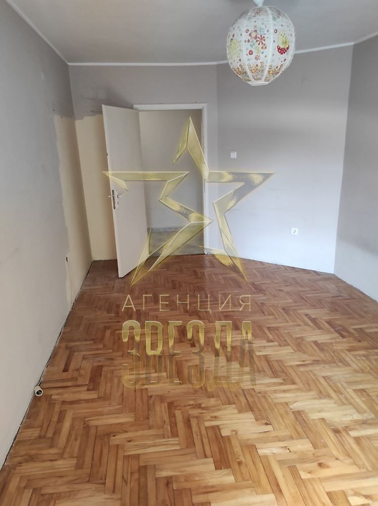 Двустаен Апартамент за Продажба в Район Въстанически!