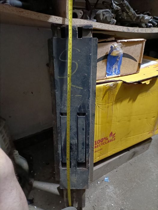 Stâlp pentru benă cu obloane pe mijloc centru, accept schimb