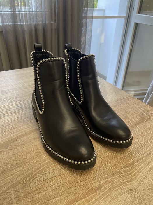 Черни боти нови на ТОП цена