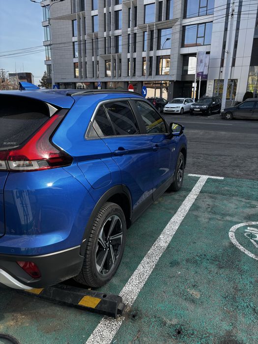 Mitsubishi Eclipse Cross PHEV Intense +