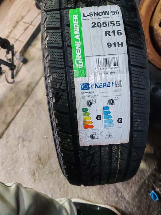 Roti cu anvelope noi