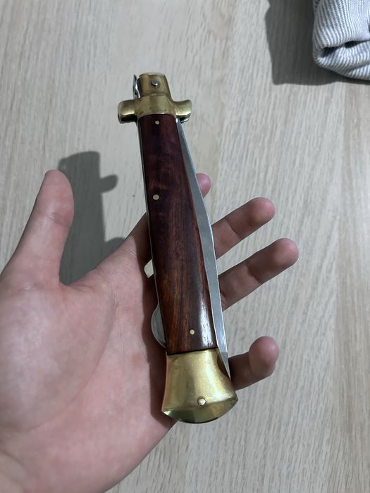 Vand briceag ursaresc 800 de lei